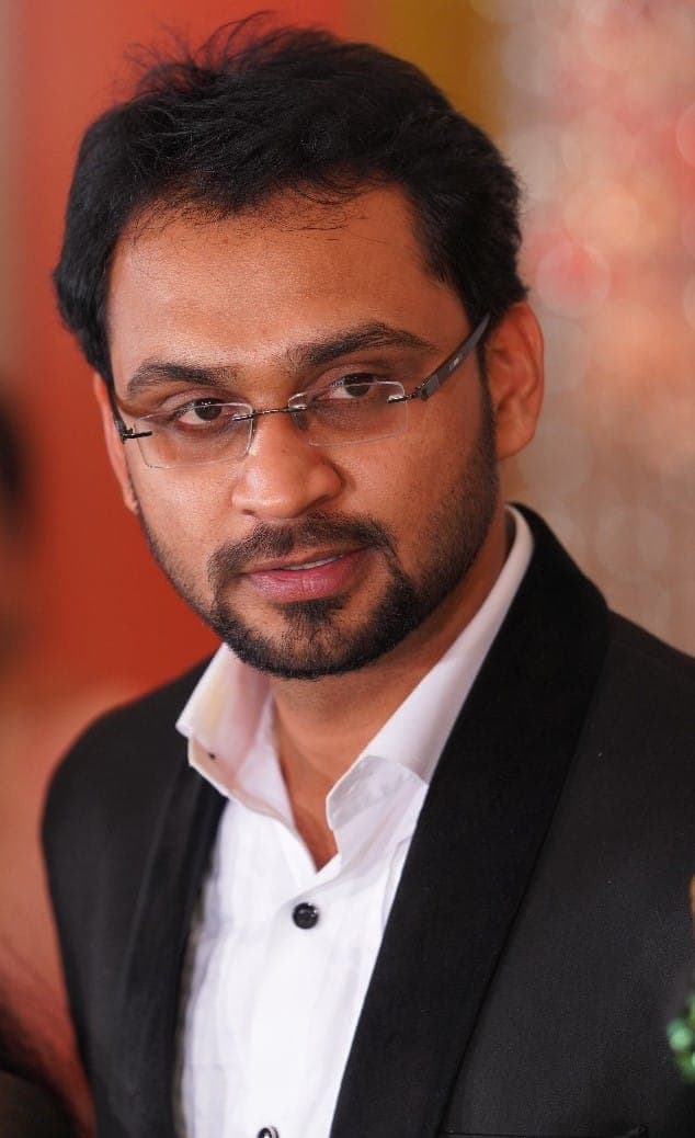 Elahi Baksh — Qualified Chartered Accountant, Ex-JPMorgan Chase, Ex-Accenture, Founder of EB & Co